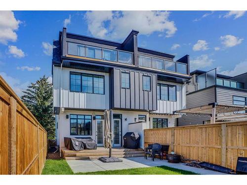 229 11A Street Ne, Calgary, AB - Outdoor With Balcony