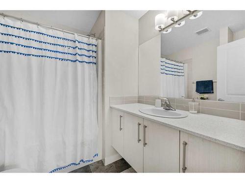 1669 Legacy Circle Se, Calgary, AB - Indoor Photo Showing Bathroom