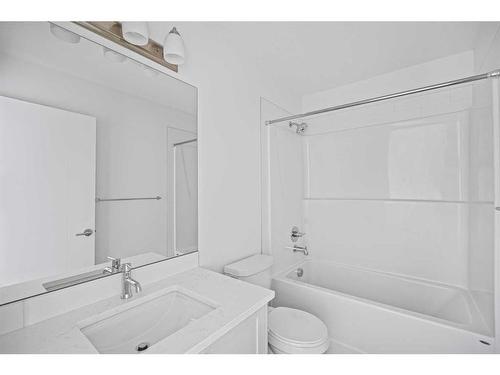 749 South Point Gate Sw, Airdrie, AB - Indoor Photo Showing Bathroom