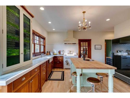 226135 1331 Drive West, Rural Foothills County, AB - Indoor Photo Showing Kitchen