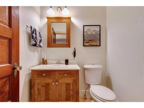 226135 1331 Drive West, Rural Foothills County, AB - Indoor Photo Showing Bathroom