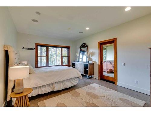 226135 1331 Drive West, Rural Foothills County, AB - Indoor Photo Showing Bedroom