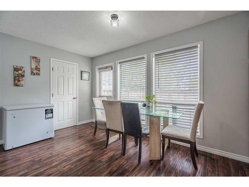 19-900 Allen Street Se, Airdrie, AB - Indoor Photo Showing Dining Room