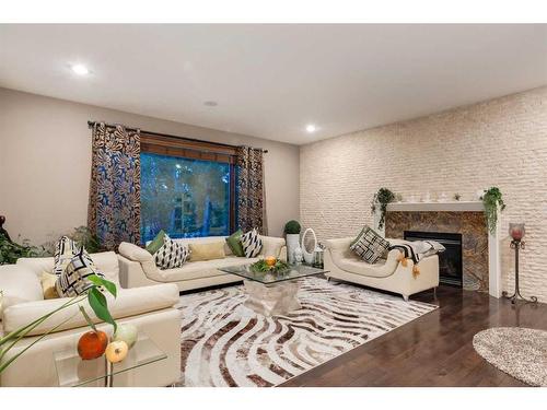 6 Rockcliff Landing Nw, Calgary, AB - Indoor Photo Showing Living Room