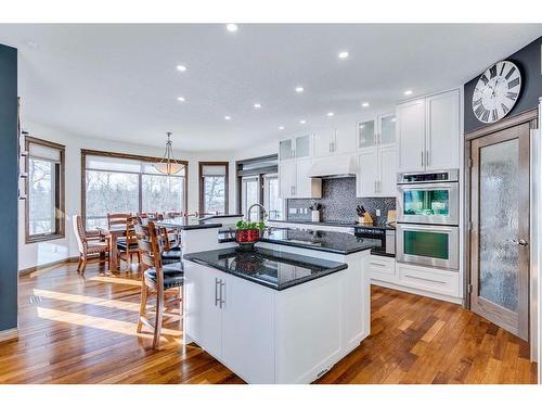 121 Croxford Estates Ne, Airdrie, AB - Indoor Photo Showing Kitchen With Upgraded Kitchen