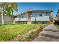 17 Doverville Way SE Calgary, AB T2B 2N6