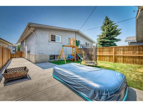 17 Doverville Way Se, Calgary, AB - Outdoor