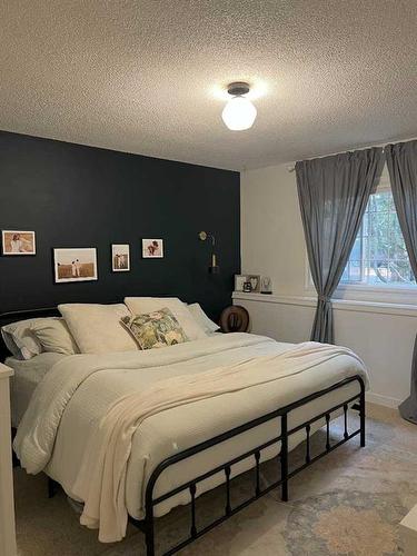 1219 15 Avenue Sw, Calgary, AB - Indoor Photo Showing Bedroom