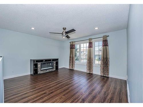 131 Castlebrook Rise Ne, Calgary, AB - Indoor Photo Showing Living Room