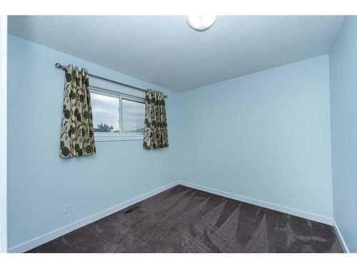 131 Castlebrook Rise Ne, Calgary, AB - Indoor Photo Showing Other Room