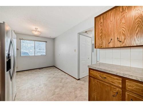 3-4636 73 Street Nw, Calgary, AB - Indoor