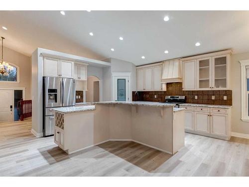 79 Discovery Ridge Park Sw, Calgary, AB - Indoor Photo Showing Kitchen