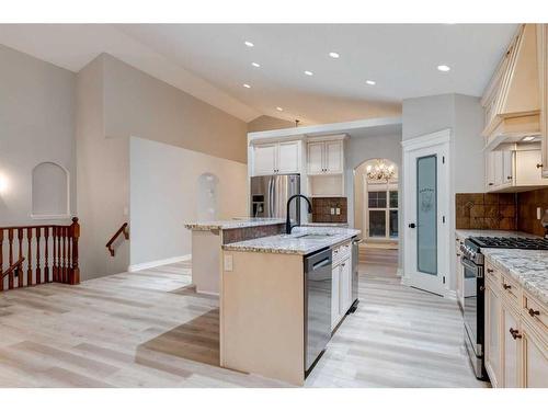 79 Discovery Ridge Park Sw, Calgary, AB - Indoor Photo Showing Kitchen With Upgraded Kitchen