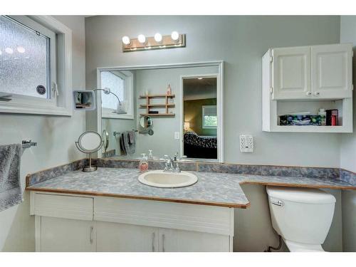 3248 Cedarille Drive Sw, Calgary, AB - Indoor Photo Showing Bathroom