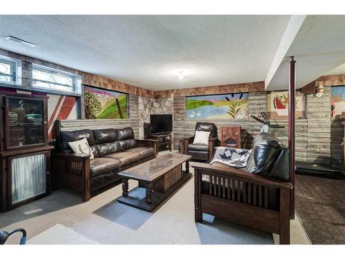 3248 Cedarille Drive Sw, Calgary, AB - Indoor Photo Showing Living Room