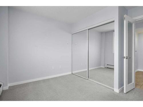 711-429 14 Street Nw, Calgary, AB - Indoor Photo Showing Other Room