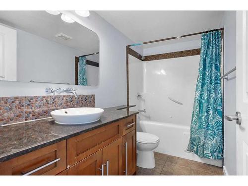 711-429 14 Street Nw, Calgary, AB - Indoor Photo Showing Bathroom