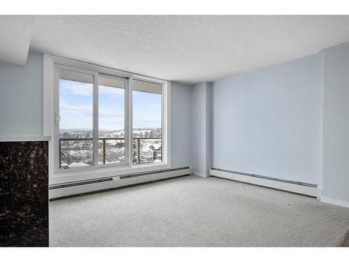 711-429 14 Street Nw, Calgary, AB - Indoor Photo Showing Other Room