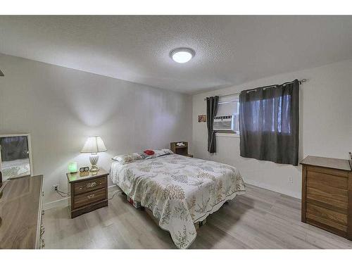 1356 Lake Michigan Crescent Se, Calgary, AB - Indoor Photo Showing Bedroom