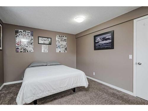 270 Tuscany Valley Drive Nw, Calgary, AB - Indoor Photo Showing Bedroom