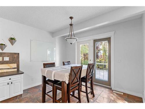 199 West Lakeview Circle, Chestermere, AB - Indoor Photo Showing Dining Room