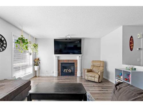 199 West Lakeview Circle, Chestermere, AB - Indoor Photo Showing Living Room