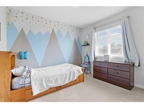 199 West Lakeview Circle, Chestermere, AB - Indoor Photo Showing Bedroom