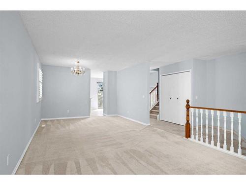 216 Ranchview Mews Nw, Calgary, AB - Indoor Photo Showing Other Room