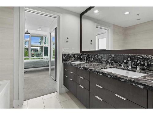 309-560 6 Avenue Se, Calgary, AB - Indoor Photo Showing Bathroom