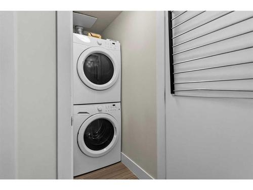 309-560 6 Avenue Se, Calgary, AB - Indoor Photo Showing Laundry Room