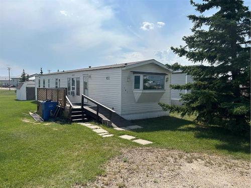 707 Highfield Drive, Carstairs, AB - Outdoor