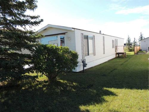 707 Highfield Drive, Carstairs, AB - Outdoor