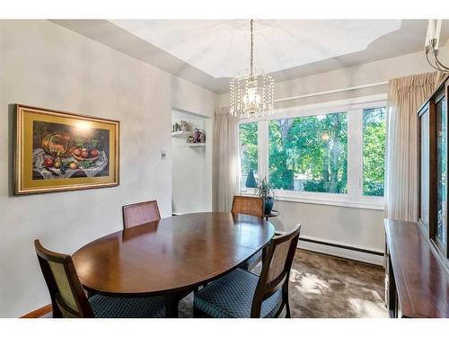 96 Chinook Drive Sw, Calgary, AB - Indoor Photo Showing Dining Room