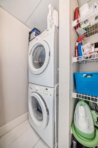 2008-1111 10 Street Sw, Calgary, AB - Indoor Photo Showing Laundry Room