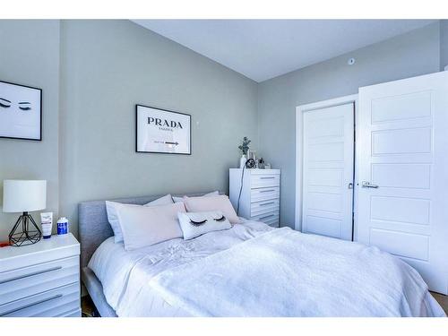 2107-225 11 Avenue Se, Calgary, AB - Indoor Photo Showing Bedroom