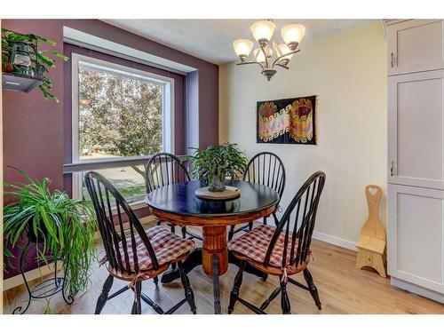 88 Macewan Park Heights Nw, Calgary, AB - Indoor Photo Showing Dining Room