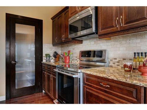 1602 Montrose Terrace Se, High River, AB - Indoor Photo Showing Kitchen