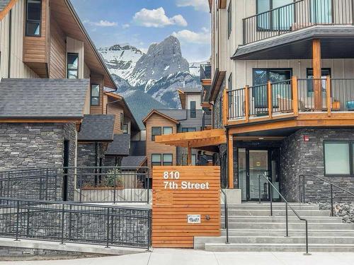 405-810 7Th Street, Canmore, AB - Outdoor