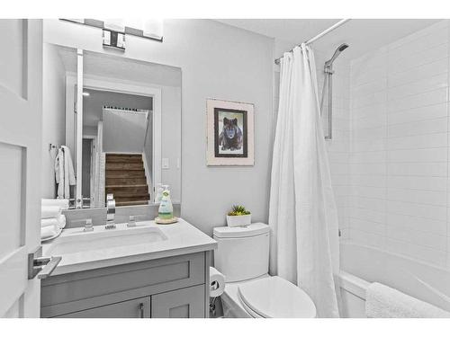 405-810 7Th Street, Canmore, AB - Indoor Photo Showing Bathroom