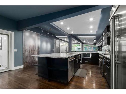 1108 Surrey Street Sw, Calgary, AB - Indoor Photo Showing Kitchen With Upgraded Kitchen