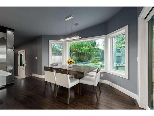 1108 Surrey Street Sw, Calgary, AB - Indoor Photo Showing Dining Room