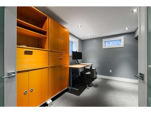 1108 Surrey Street Sw, Calgary, AB - Indoor Photo Showing Office