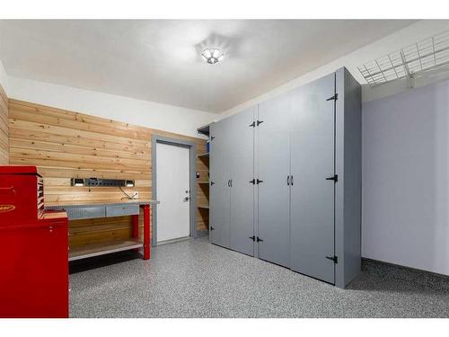 1108 Surrey Street Sw, Calgary, AB - Indoor Photo Showing Bathroom