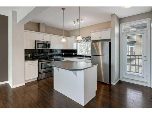 171 Kincora Heath Nw, Calgary, AB - Indoor Photo Showing Kitchen