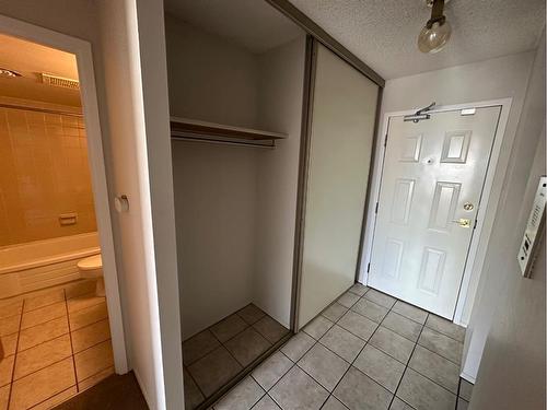 1603-924 14 Avenue Sw, Calgary, AB - Indoor Photo Showing Other Room