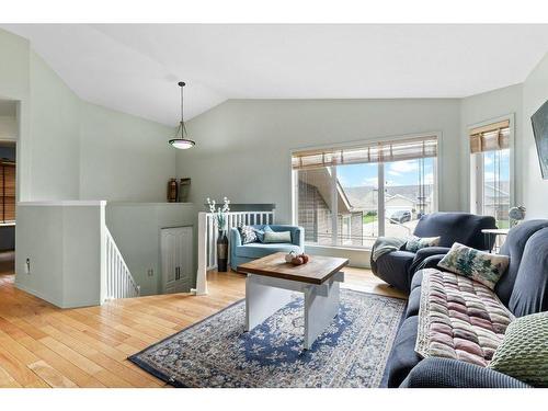 108 Willow Green, Olds, AB - Indoor Photo Showing Living Room