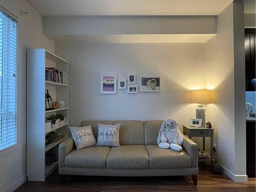 57 Sherwood Lane Nw, Calgary, AB - Indoor Photo Showing Living Room