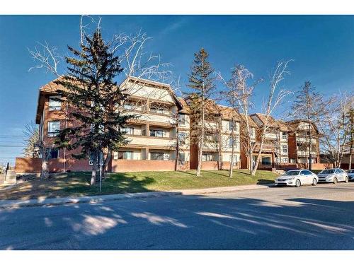 312-1712 38 Street Se, Calgary, AB - Outdoor