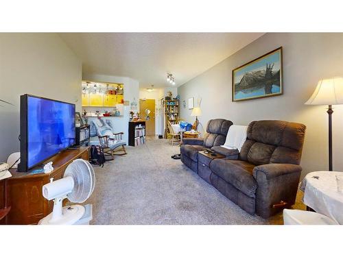 312-1712 38 Street Se, Calgary, AB - Indoor Photo Showing Other Room