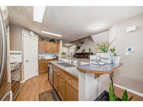 49 Saddlecrest Close Ne, Calgary, AB - Indoor Photo Showing Kitchen